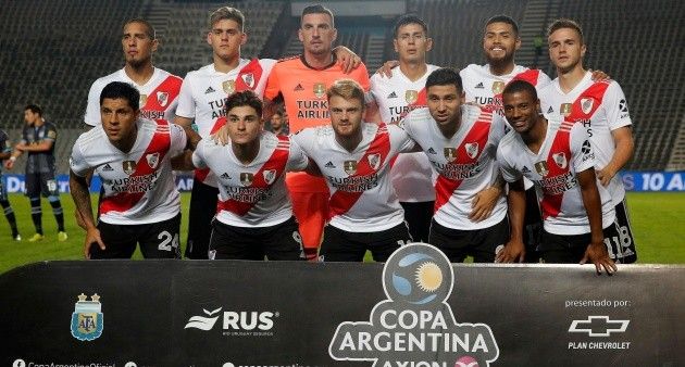 River a octavos con la mente en el clásico