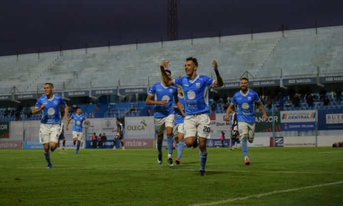 El "Paragua" frenó la tormenta de Estudiantes