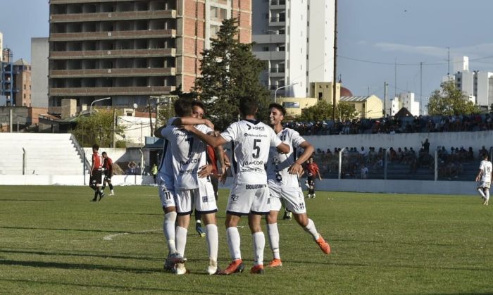 Por la octava fecha, golearon Atenas y Toro