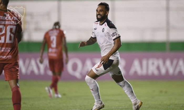 Goleada de Independiente y amargura para San Lorenzo en el debut