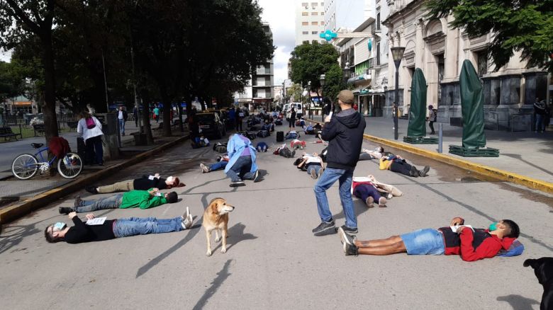 Trabajadores de la salud visibilizaron su crítica condición laboral