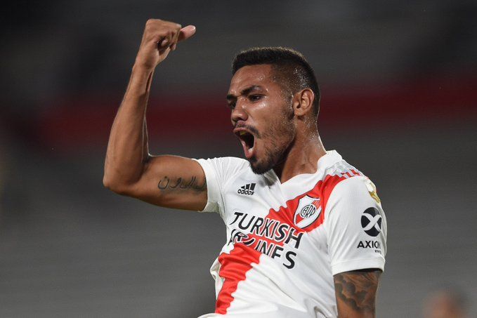 Primera victoria para River