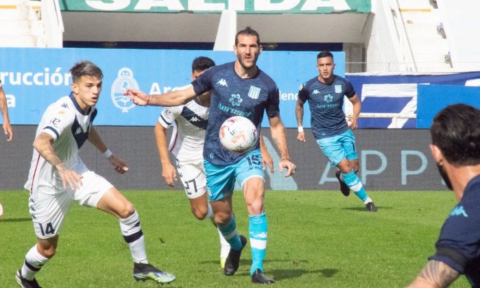 Racing rumbo  a semifinales por penales