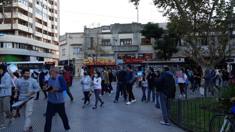 Riocuartenses se manifestaron en el centro de la ciudad contra la cuarentena