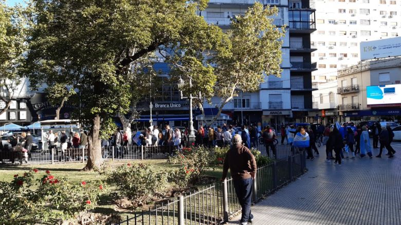 Riocuartenses se manifestaron en el centro de la ciudad contra la cuarentena