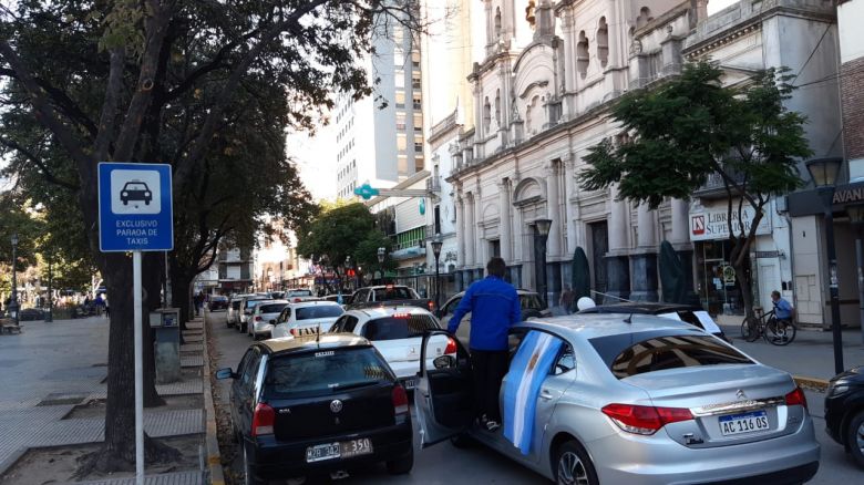 Riocuartenses se manifestaron en el centro de la ciudad contra la cuarentena