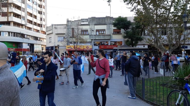 Riocuartenses se manifestaron en el centro de la ciudad contra la cuarentena