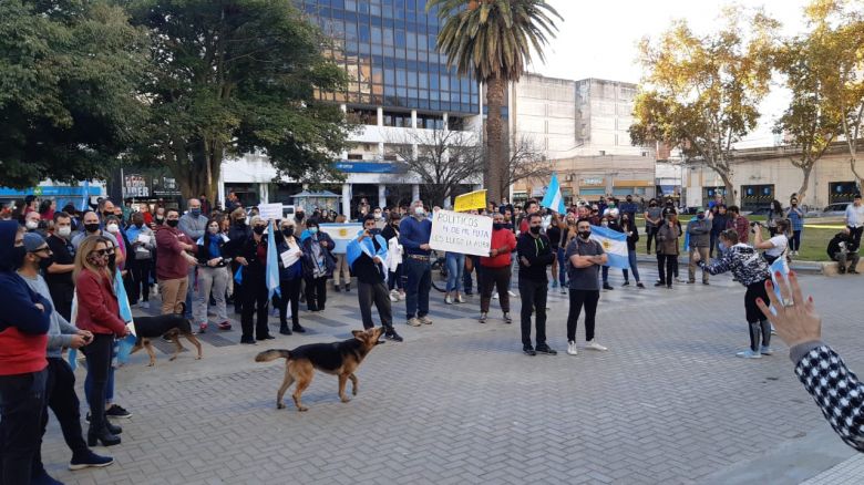 Riocuartenses se manifestaron en el centro de la ciudad contra la cuarentena