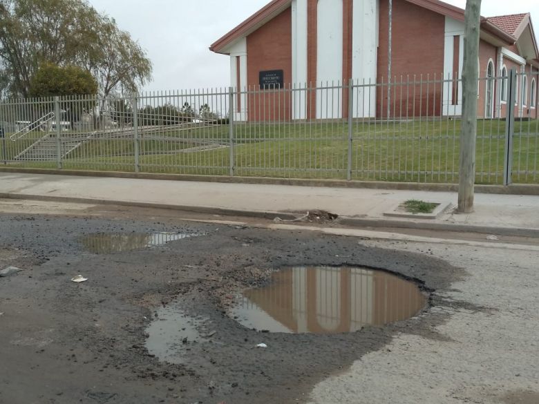 Se renueva el reclamo de vecinos de Maipú al 3000 por el deterioro de esa arteria