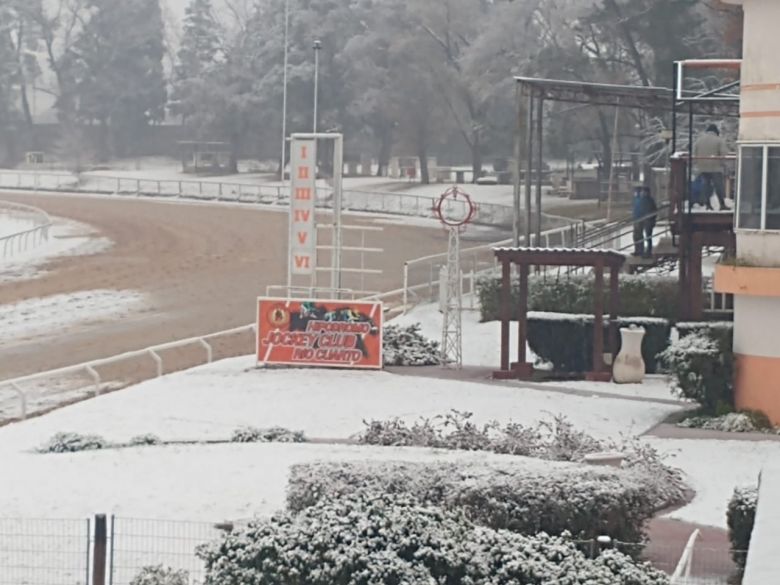 Después de 14 años nevó en Río Cuarto 