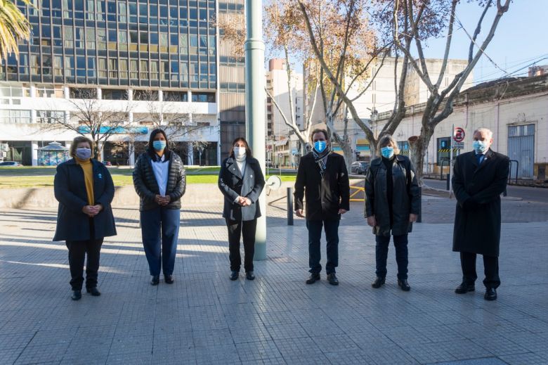 Día de la Bandera: el Municipio realizó un homenaje al personal de la salud