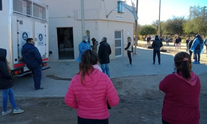 Una numerosa cantidad de vecinos concurrieron a los operativos Identificar realizados este lunes