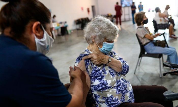 Confirmaron 6.935 contagios en las últimas 24 horas, la cifra más baja en casi 4 meses