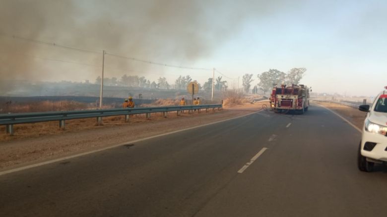 Incendio de grandes dimensiones en Río Tercero estuvo cerca de las industrias químicas