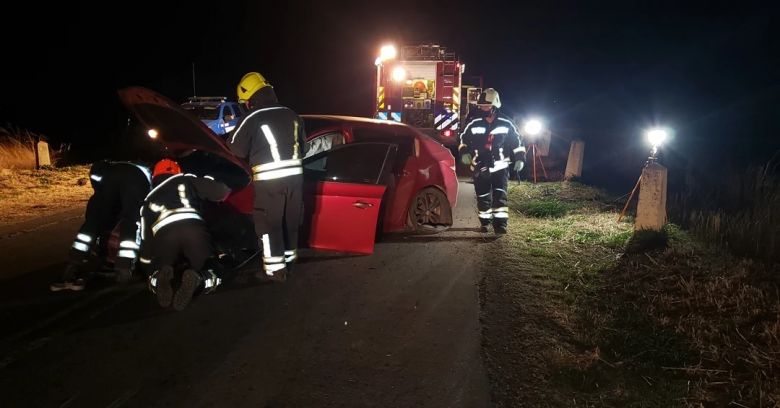 Un joven de Adelia María resultó herido en un espectacular vuelco en la ruta E86