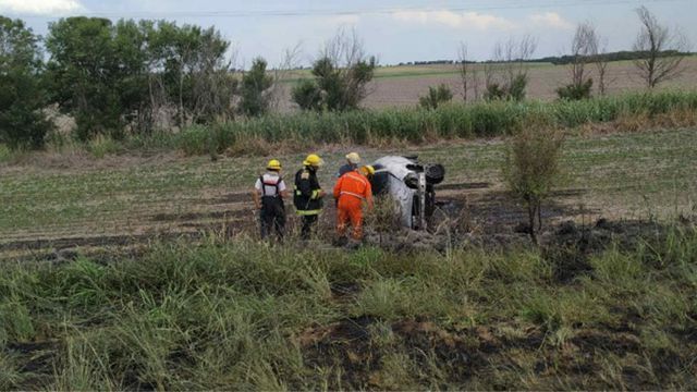 En la zona de Rodeo Viejo se cortó un cable y generó fuego en la banquina