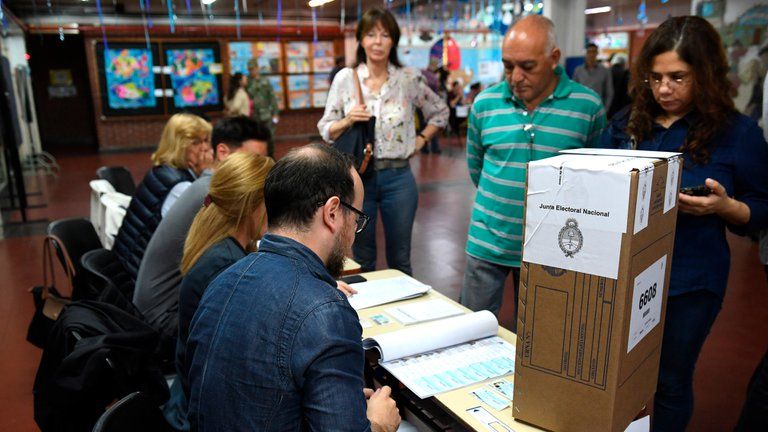 Las personas que tengan síntomas de coronavirus quedarán exceptuadas de votar en las elecciones legislativas