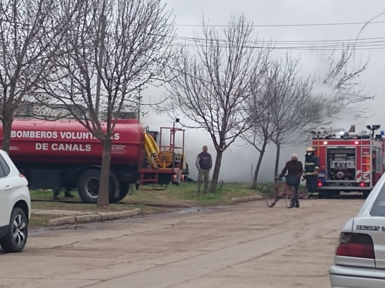 Dolor en Canals por la muerte de un niño en el incendio de su casa