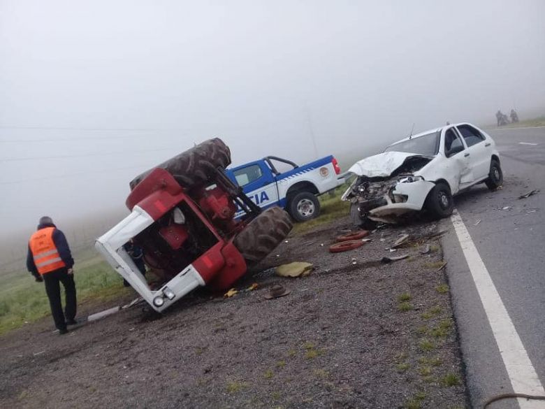 Cuatro heridos a causa de una colisión entre un tractor y un automóvil 