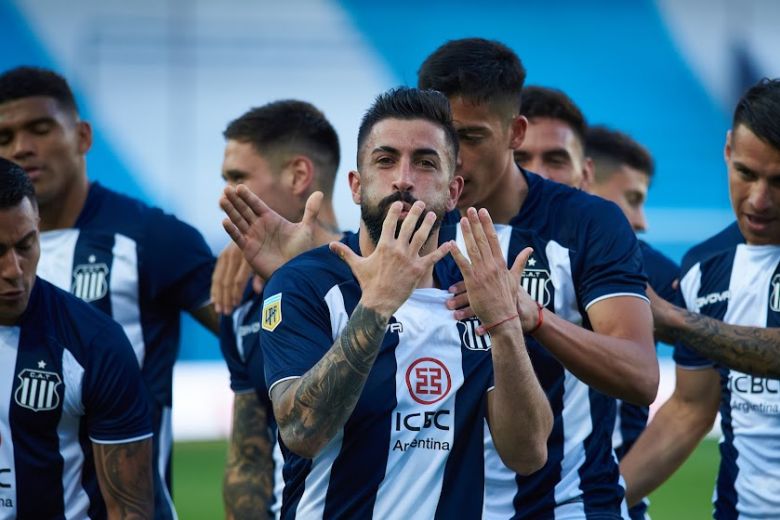 Talleres gana y sigue en la pelea