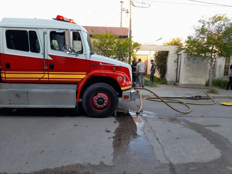 Es grave el estado de salud del hombre rescatado durante un incendio en el macrocentro