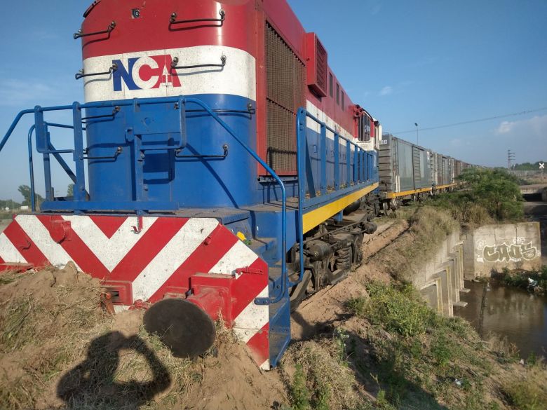 Un tren descarriló en cercanía de la ciudad