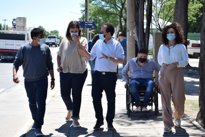 Se construyen 25 rampas para conectar el puente carretero con el Parque Sarmiento