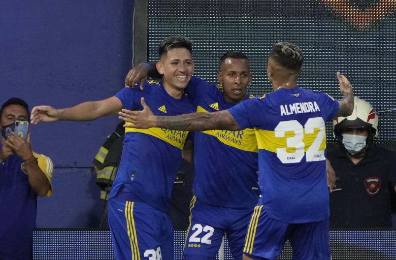 Boca en la Bombonera venció a Sarmiento