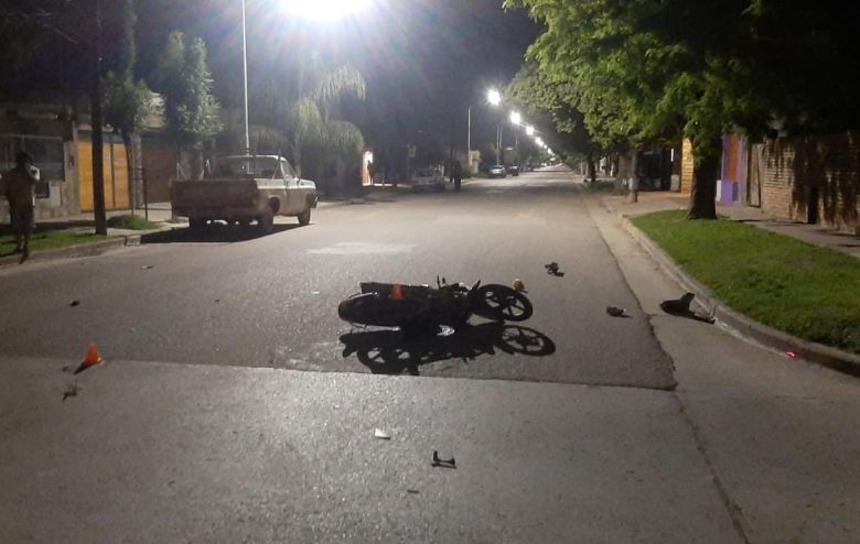 Dos lesionados por un choque en barrio Alberdi