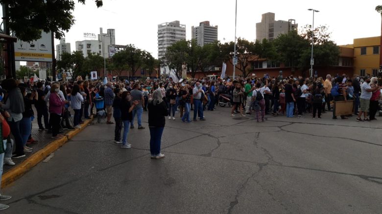 Multitudinaria convocatoria de fe en el día de la Virgen