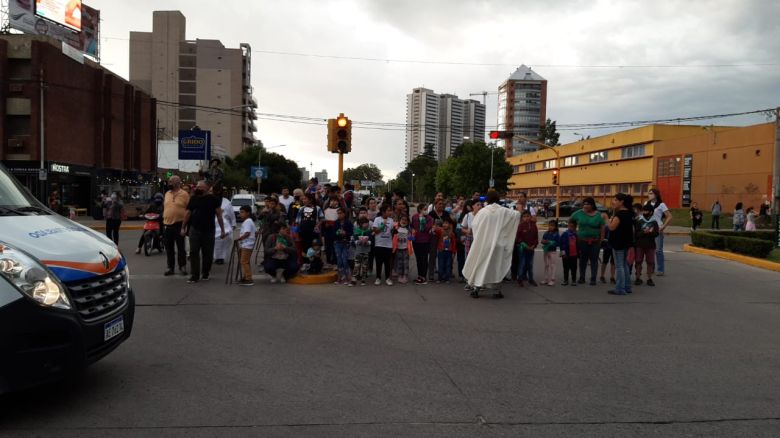 Multitudinaria convocatoria de fe en el día de la Virgen