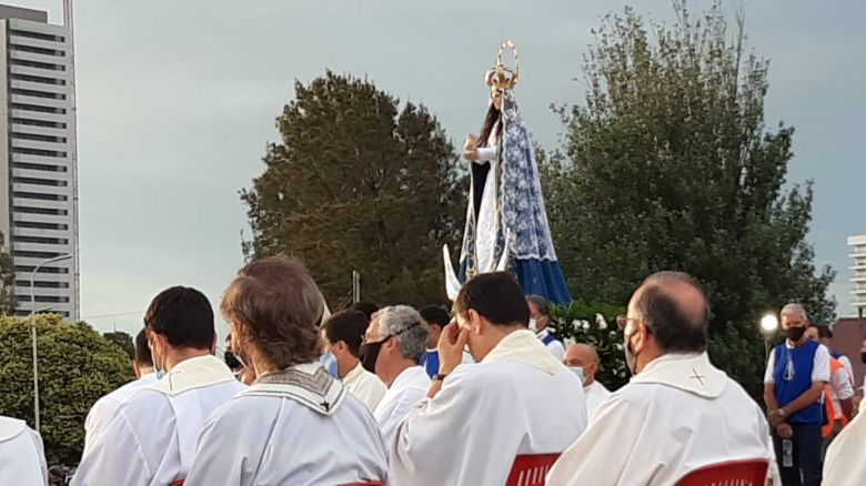 Multitudinaria convocatoria de fe en el día de la Virgen