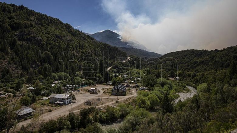 Declararon la emergencia ígnea en todo el país mientras combaten los incendios en la Patagonia