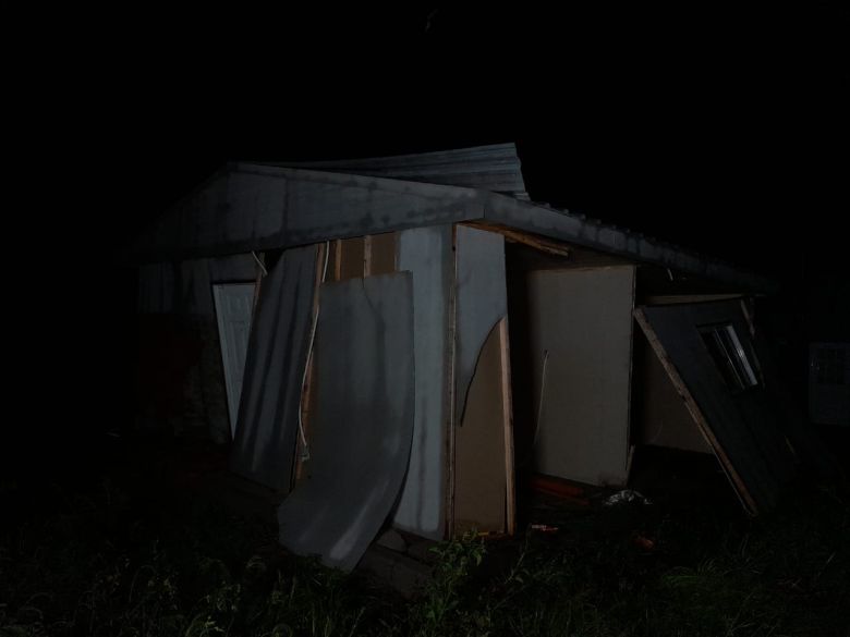 Grave tormenta con tornado en Monte de los Gauchos