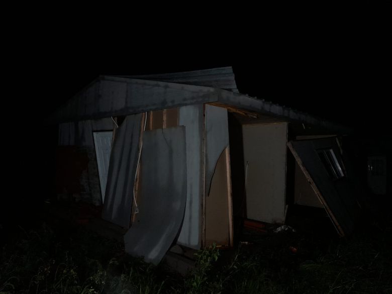 Grave tormenta con tornado en Monte de los Gauchos