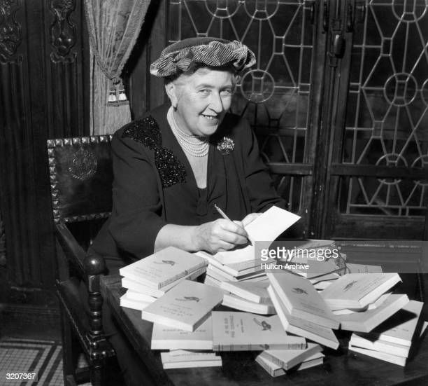 Espiritismo y una extraña desaparición: la enigmática vida de Agatha Christie, la mujer que inventó el misterio