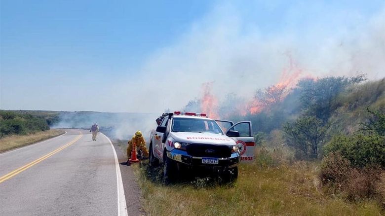  El jefe de bomberos confirmó que los focos de incendios sobre la ruta 30 fueron intencionales