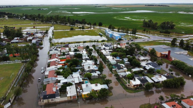 Llovió más de 230 milímetros en Jovita: inundaciones y traslados de pacientes con Covid