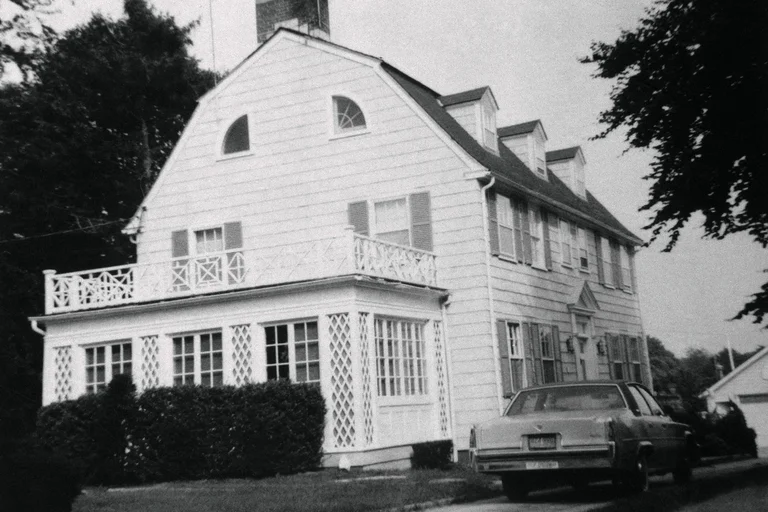 Los fantasmas de Amityville y la masacre de una familia: sucesos sobrenaturales, abusos, incesto y demonios