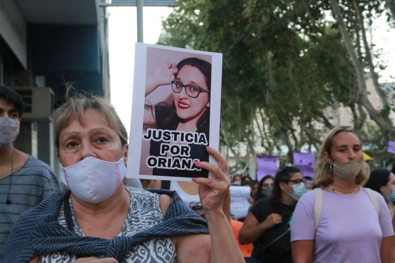 Multitudinaria marcha por el brutal femicidio de Oriana