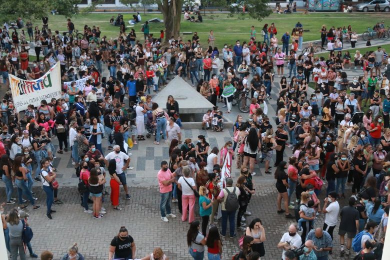 Multitudinaria marcha por el brutal femicidio de Oriana