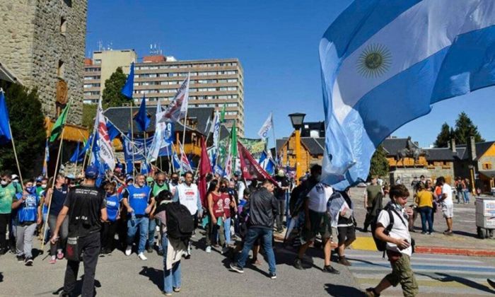 Una delegación de la CTA provincial participó de las movilizaciones en Lago Escondido