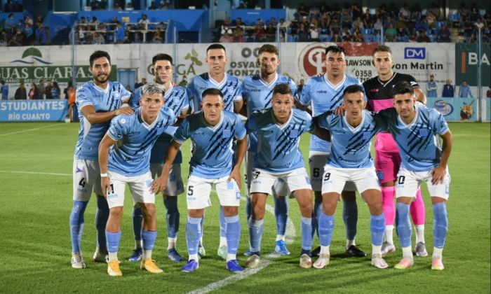 Estudiantes empató en el debut