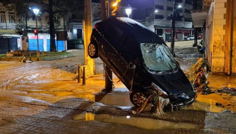 Tragedia en Brasil: al menos 34 muertos por un temporal en Petrópolis