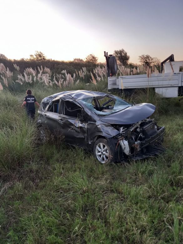 Dos heridos de gravedad tras un vuelco en la Ruta 8