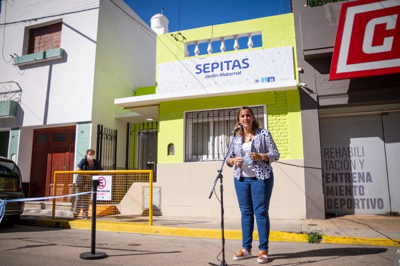 Llamosas inauguró el nuevo Jardín Maternal del SEP