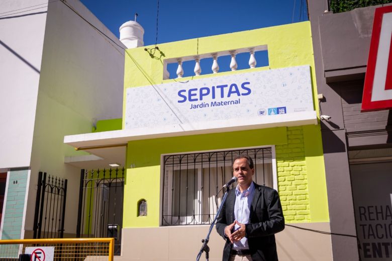 Llamosas inauguró el nuevo Jardín Maternal del SEP