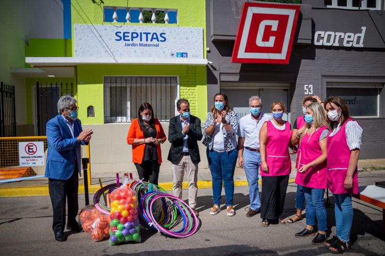 Llamosas inauguró el nuevo Jardín Maternal del SEP