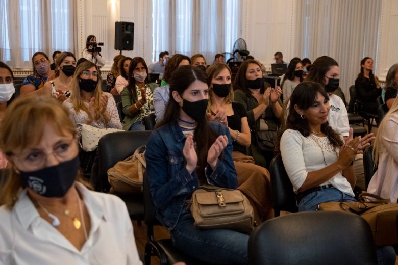 Se realizó un conversatorio de experiencias y desafíos por la autonomía económica de las mujeres