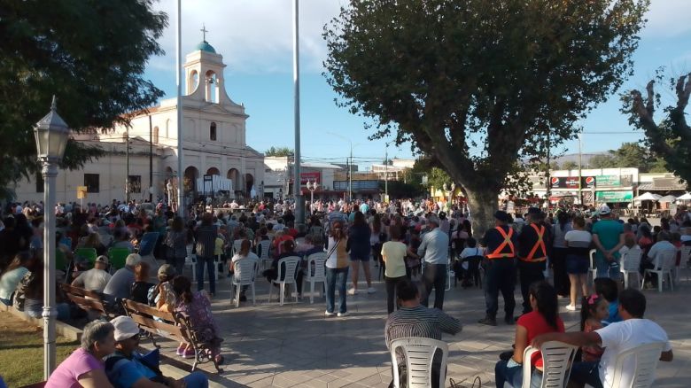 Emotiva procesión y manifestaciones de fe en el día del Cura Brochero